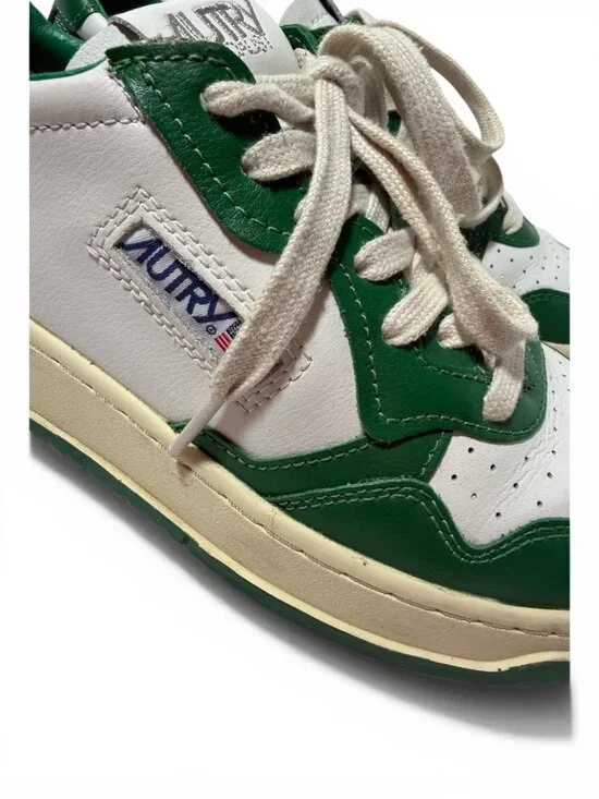 AUTRY Medalist Low Two-Tone Leather Sneakers in Green/White Size 40 - Picture 3 of 11